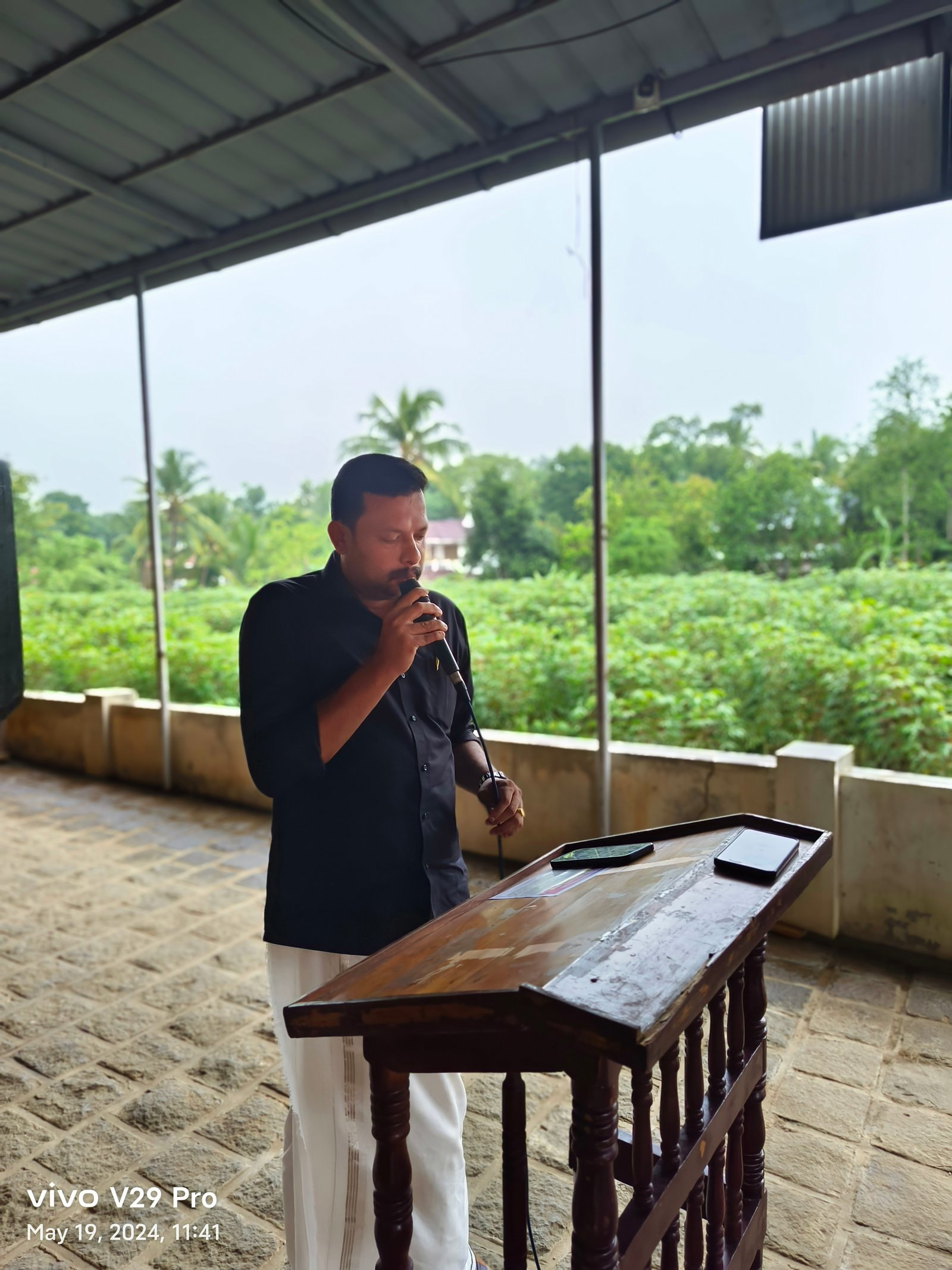 1000731929